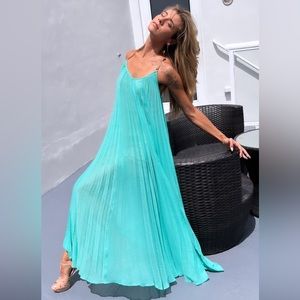 BCBG MaxAzria Oversized Maxi in Aquamarine